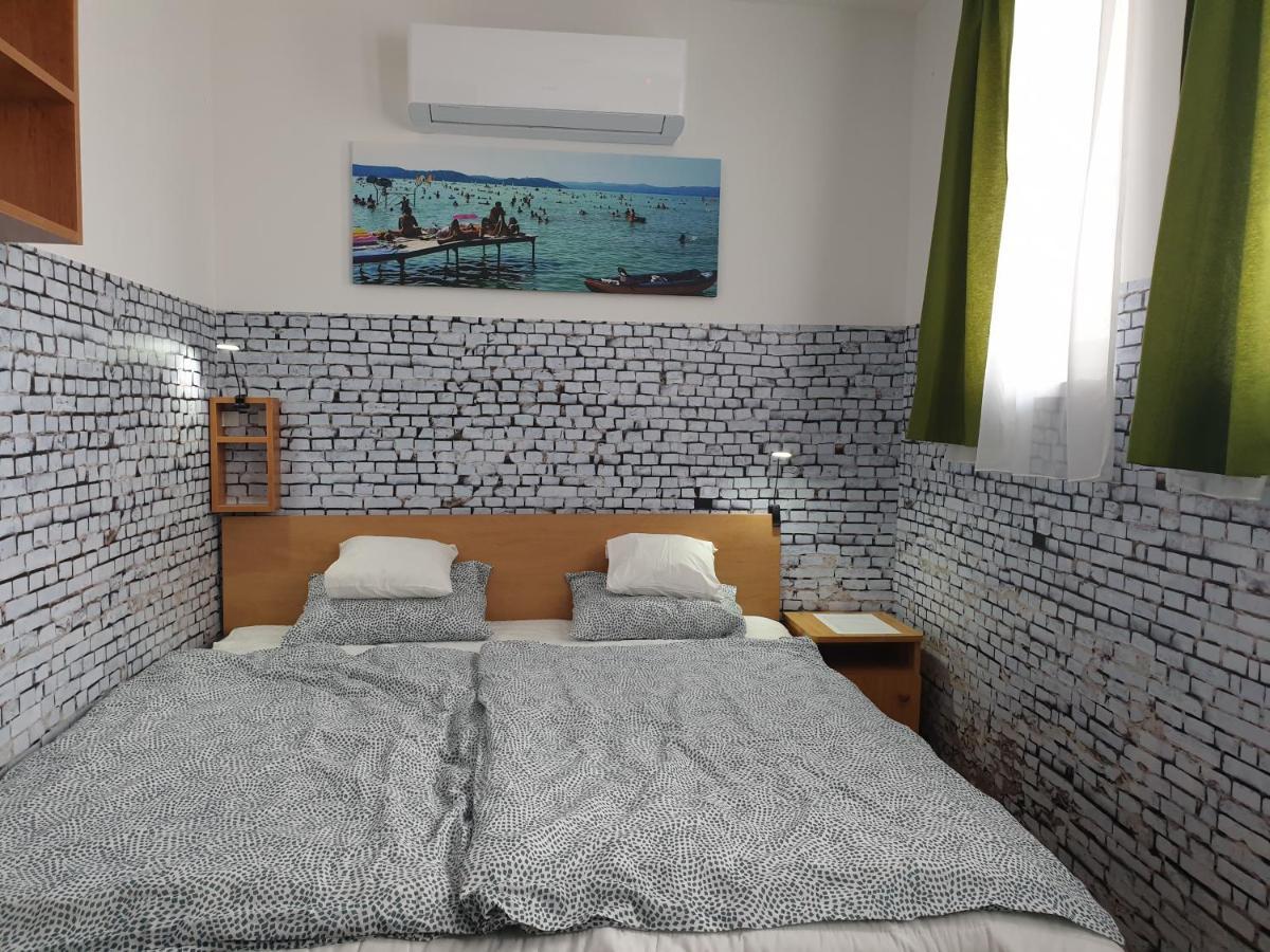 Kid Familia Panzio Balatonszarszo Bed & Breakfast エクステリア 写真